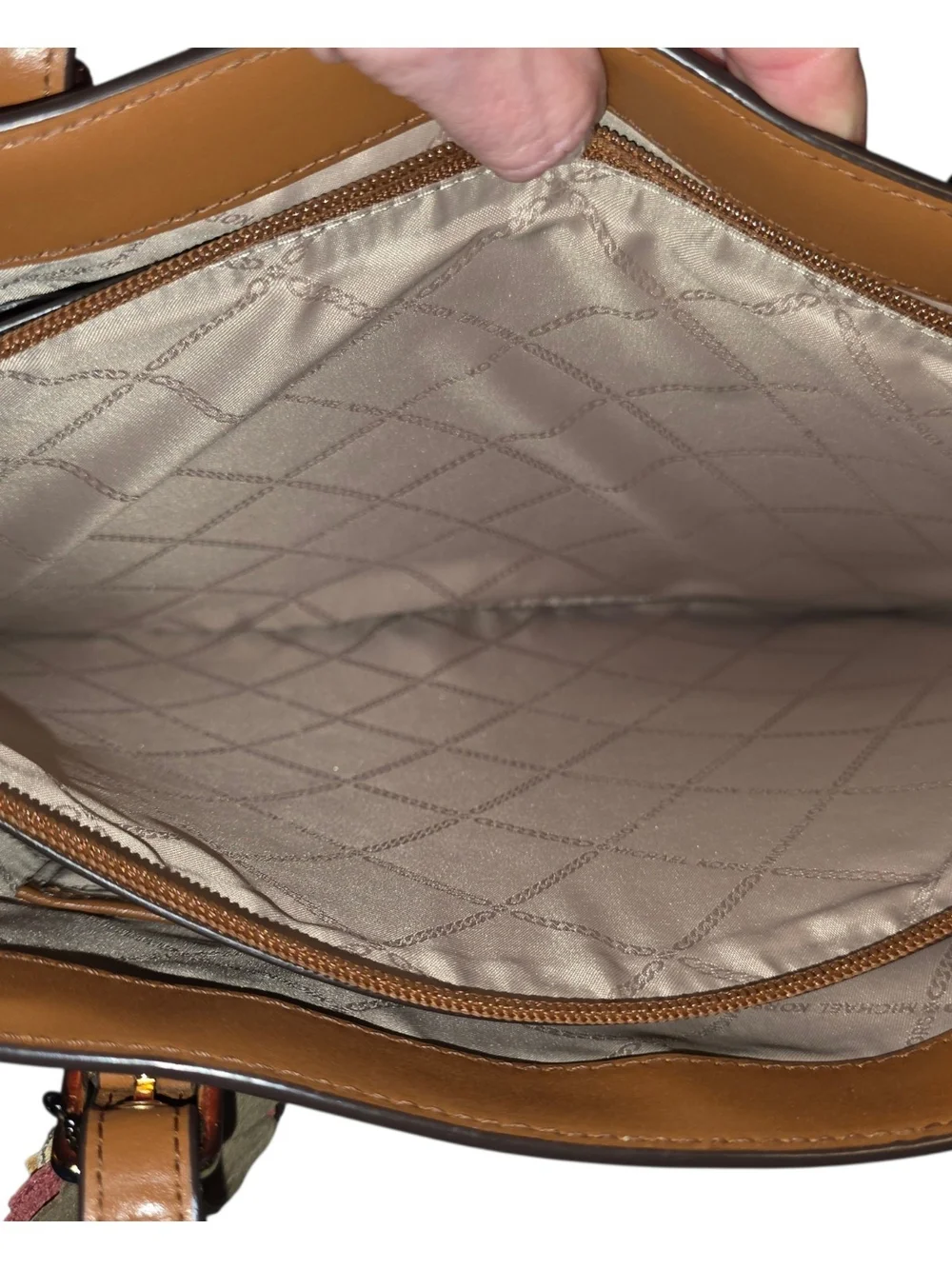 Michael Kors Voyager Large Color-Block Signature Logo Tote Bag-EUC